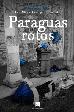 Luis Alberto Henríquez Hernández Paraguas rotos обложка книги
