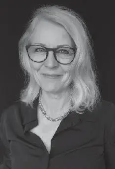 Charlotte Paul 1956 in Kassel geboren lebt die Autorin seit ihrem 18 - фото 1