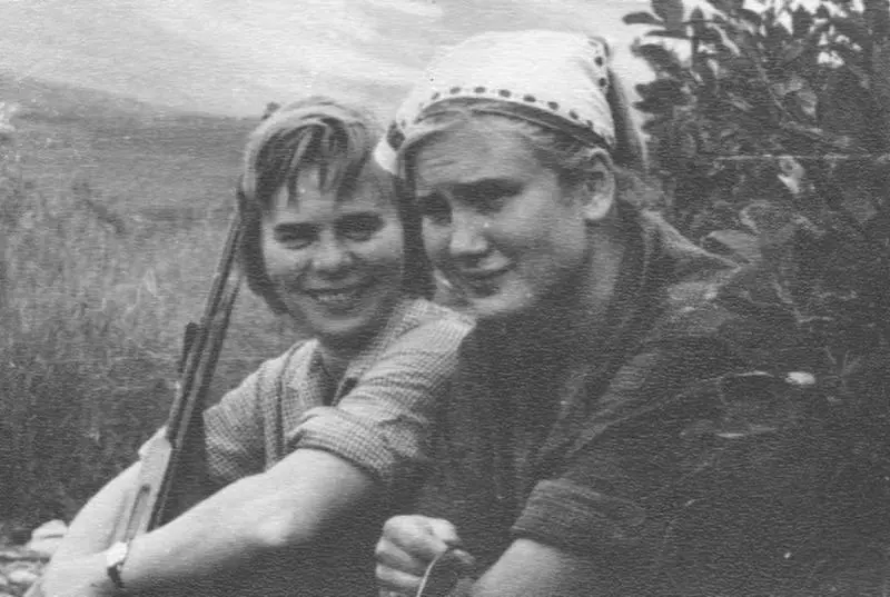 Недавно она мне в шутку напомнила как я варила на весь отряд пшённую кашу не - фото 16
