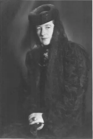 Brigitte Frank um 1942 Hätte er damals statt seines Unterleibs seinen - фото 8