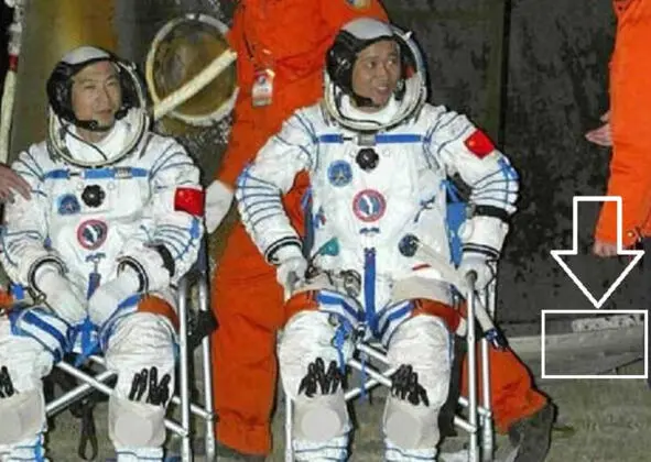 На фотографии выше опубликованной китайским информационным агентством - фото 24