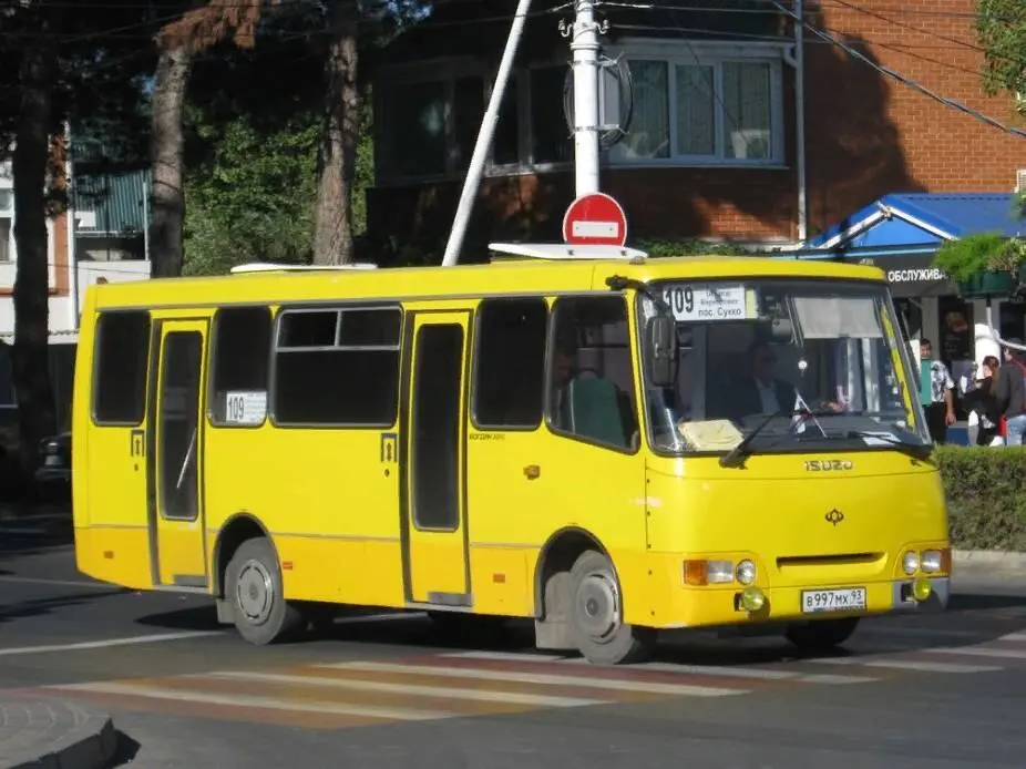 Набирая по 40 человек в 18местный автобус за 16 часов я зарабатывал примерно - фото 6