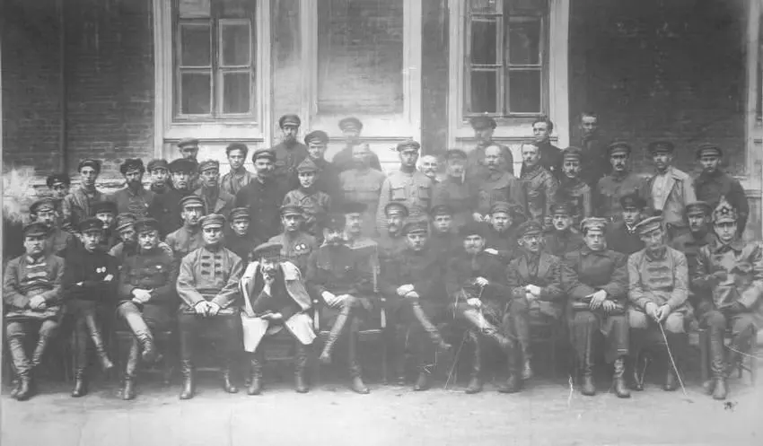 Участники совещания командующих военными округами 1922 г первый ряд Оськин - фото 9