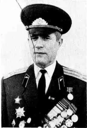 В И Ежаков И Я Олейник А И Изотов В М Б - фото 39