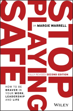 Margie Warrell Stop Playing Safe обложка книги