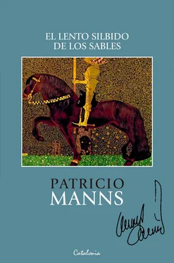 Patricio Manns ﻿El lento silbido de los sables обложка книги