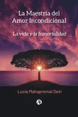 Lucía Mahapremal Devi La Maestría del Amor Incondicional обложка книги