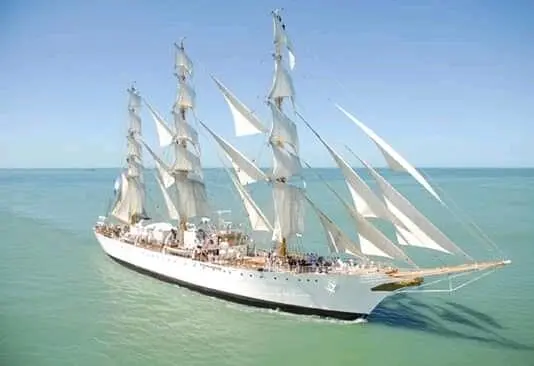 ARA Libertad Nave Insignia de la Armada Argentina Su gemela la Fragata - фото 3