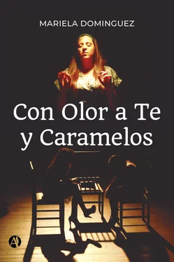 Mariela Dominguez Con Olor a Te y Caramelos обложка книги
