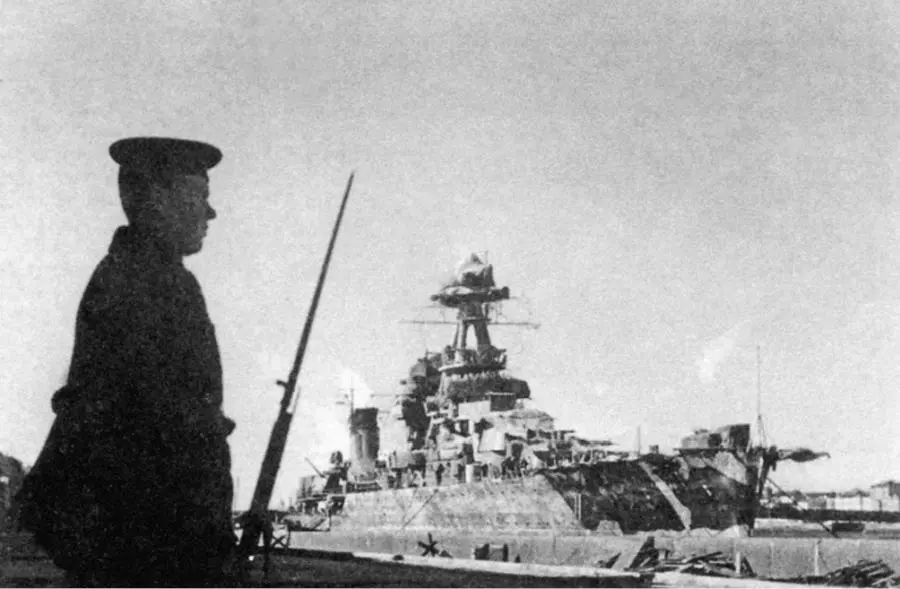 В годы блокады боевые корабли Краснознаменного Балтийского флота стояли в - фото 6