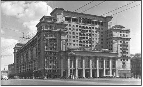 21 А В Щусев Л И Савельев О А Стапран Гостиница Москва 1935 - фото 24