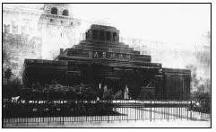 24 А В Щусев Второй деревянный мавзолей Ленина 1924 МА 11 2326 - фото 27