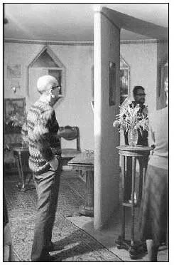 54 В собственном доме К Мельникова сон был коллективным вся семья спала в - фото 64