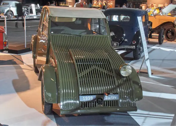 Прототип Citroen 2CV 1939 года Париж 2006 Каркас прототипа был сделан из - фото 11