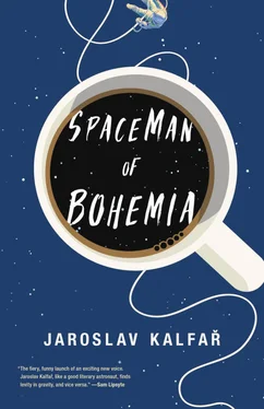 Jaroslav Kalfař Spaceman of Bohemia обложка книги