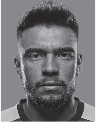 Joshua Bitter kam 2007 als Zehnjähriger vom FC RotWeiss Dorsten ins Schalker - фото 5