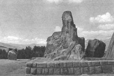 68 Священная скала в Кенко близ Куско Инка 69 Вид улочки в Куско где - фото 81