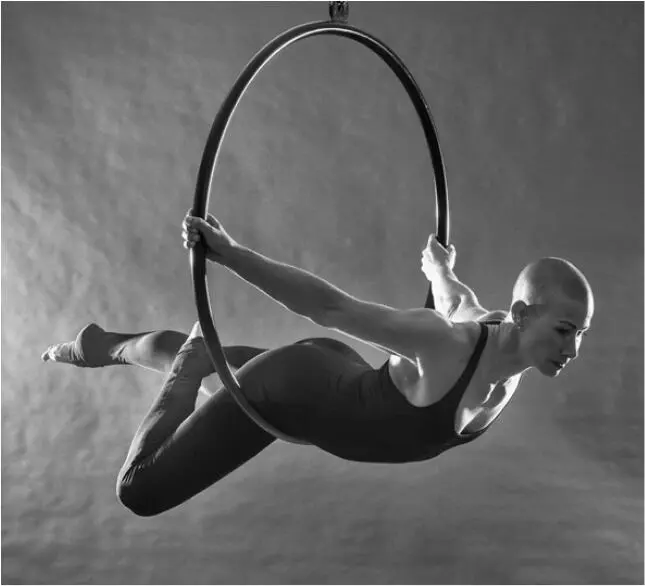 Bei einer Aufhängung des Hoops ca auf Brusthöhe der Teilnehmer lassen sich - фото 65