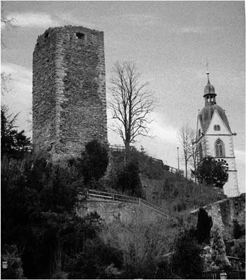 Der einstmals dominierende Stein von Laufenburg ist heute Ruine Rund um den - фото 11