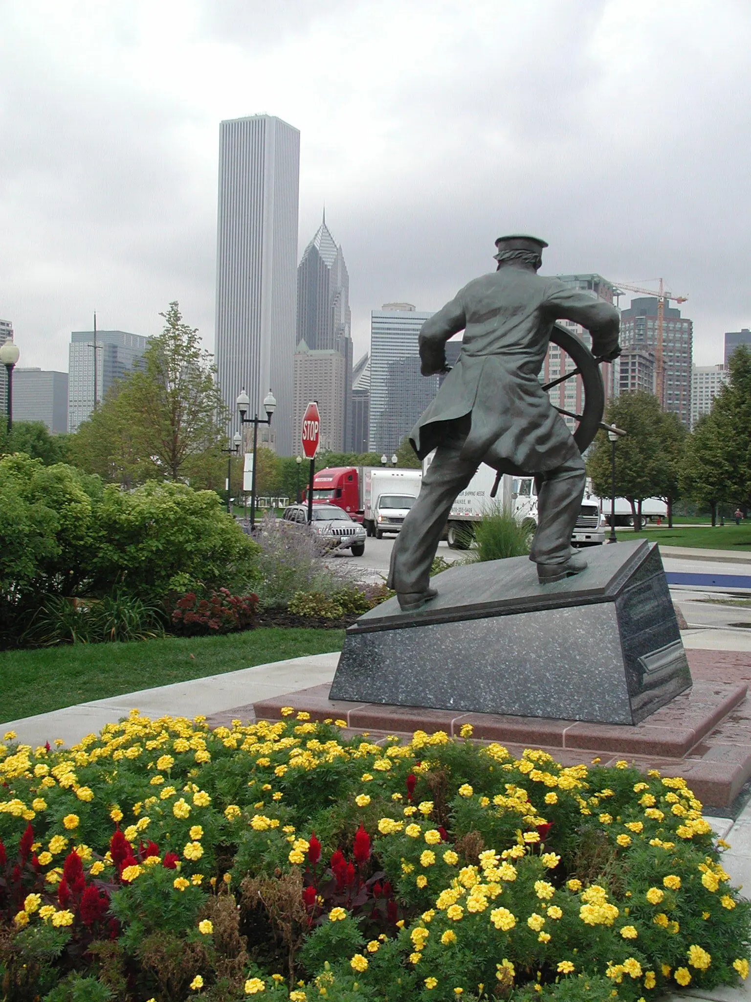 Helmsman of Chicago Photo Bernd Klewitz 1In some terminology eg the - фото 2
