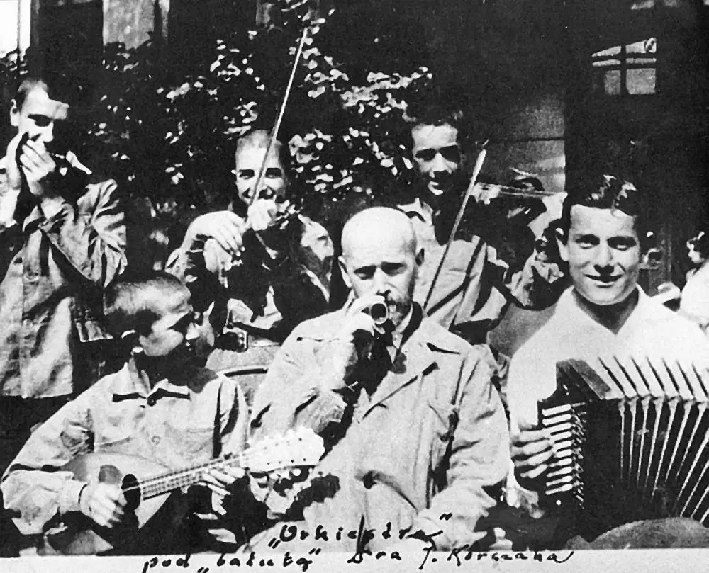 Оркестр дома сирот под управлением Януша Корчака 1923 год I В бумагах - фото 6