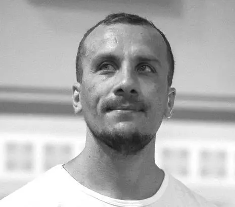 Тихон Синицын родился в 1984 году в Севастополе Получил высшее гуманитарное - фото 3