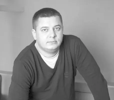 Арсений Гончуков родился в Нижнем Новгороде в 1979 году Окончил университет по - фото 4