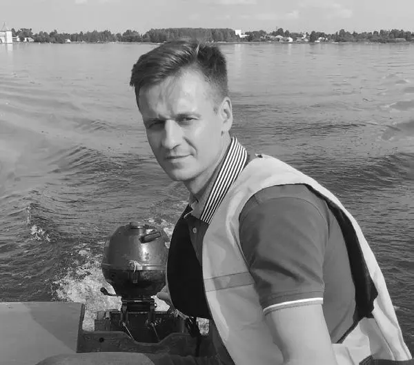 Иван Фастманов родился в 1980 году в Чернигове в семье военнослужащих Рос в - фото 5