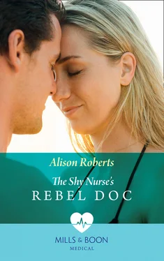 Alison Roberts The Shy Nurse's Rebel Doc обложка книги