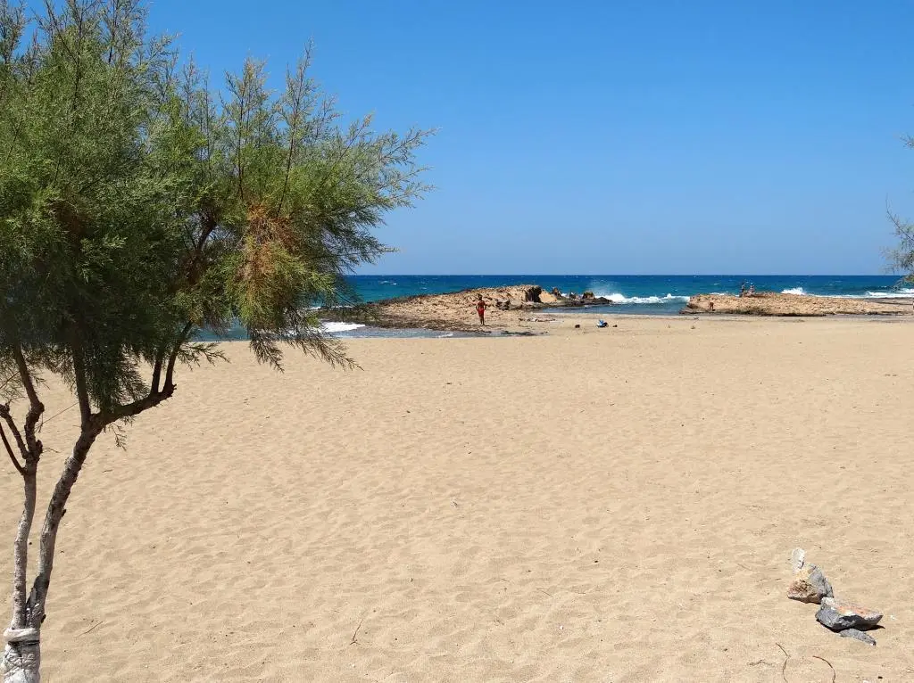 Am Potamos Beach Ortsstrand Vom Ende der Stichstraße mit Resten eines alten - фото 61