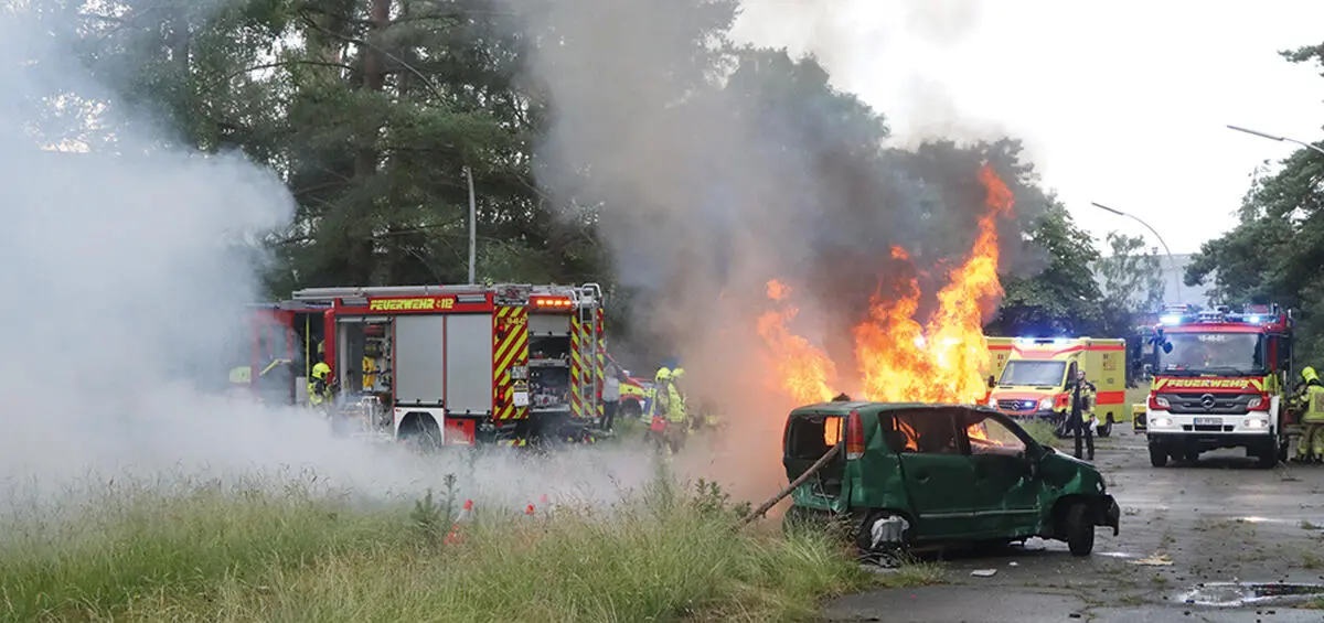 Bild 2 Jeder Einsatz von Feuerwehren Rettungsdiensten und - фото 2