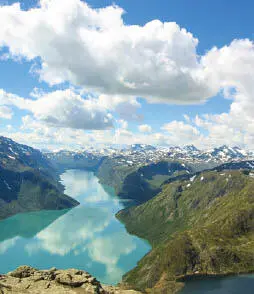 Das Land der Riesen mit 29 der höchsten Gipfel Norwegens verdankt seinen - фото 12
