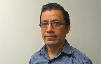 Juan Raúl Egoavil Vera es licenciado en Educación por la Universidad Nacional - фото 4