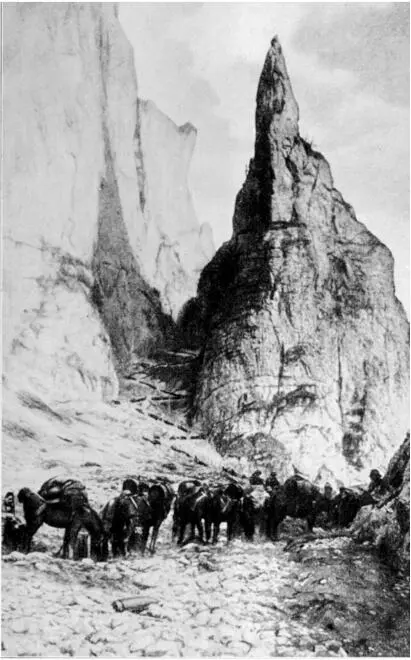 Nachschub für die Fronttruppen am Monte Asolone kurze Rast auf dem schmalen - фото 6