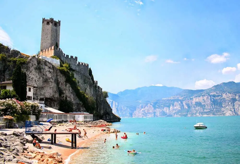 Malcesine zum Veneto Ein See drei Regionen Dem Norden Italiens geht es - фото 7