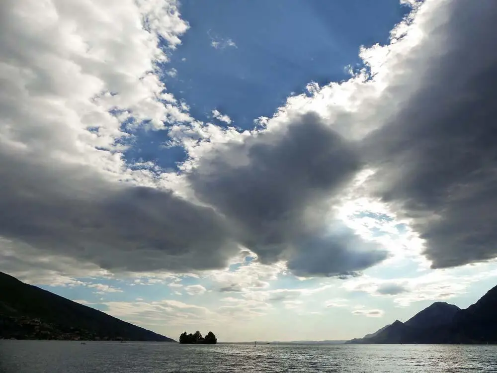 Dramatische Wolkenstimmung am Obersee Der Norden 1 Riva im gläsernen - фото 38