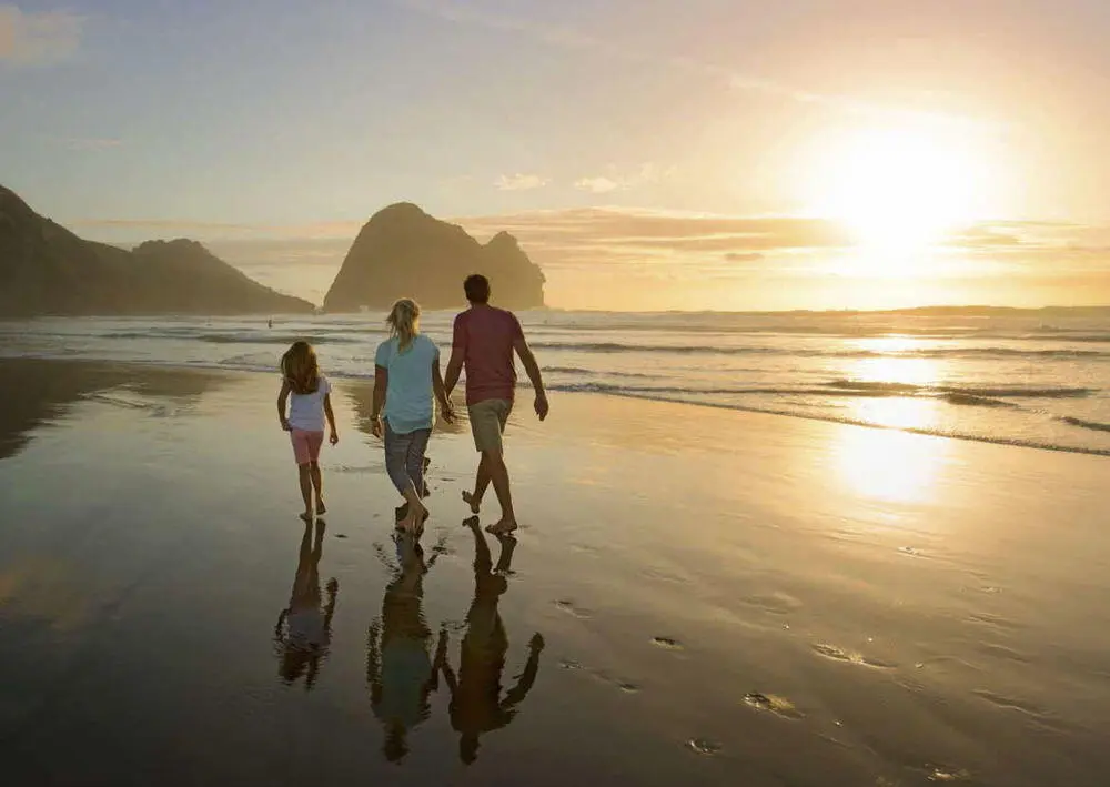 Von Auckland aus dauert es keine Stunde bis zum Piha Beach Mehr als 15000 - фото 39