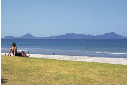 Der langgezogene Strand an der Bream Bay 30 Minuten südlich von Whangarei - фото 47