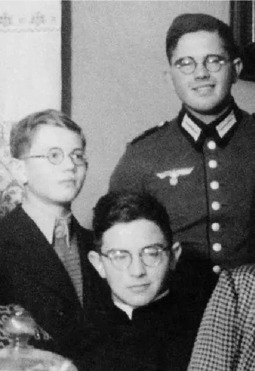 Die Brüder Gottfried Reinhold und Helmut Stecher von links nach rechts um - фото 3
