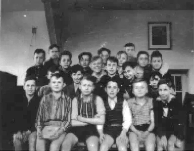 Die 1 Klasse der BlücherOberschule aus Berlin 1943 im - фото 5