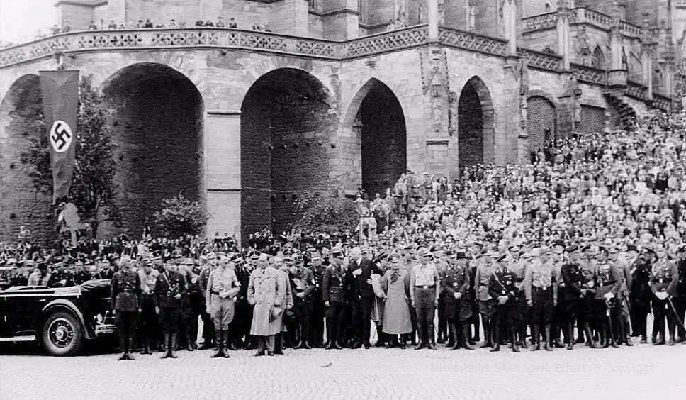 Wenige Monate nach seiner Machtübernahme besuchte Hitler Erfurt Es war sein - фото 2
