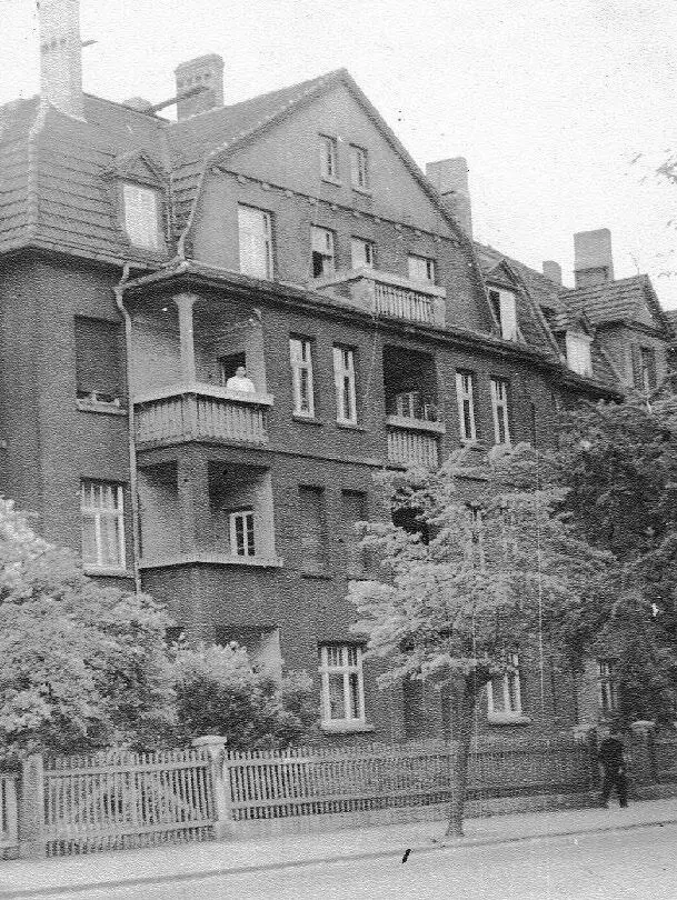 KlaraZetkinStraße Nr 108 Im Frühjahr 1957 bezog unsere Familie den 2 Stock - фото 6