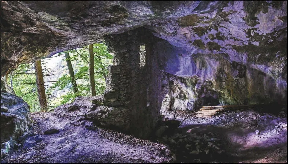 Schutzraum zur Zeit der Türkeneinfälle die Turška jama bei Jesenice Solche - фото 50