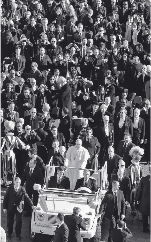 Bei der Amtseinführung am 19 März 2013 Jorge Mario Bergoglio stehend 2 - фото 4