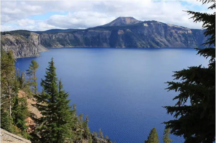Oregons blaues Wunder der Crater Lake ist 593 Meter tief Und das galt nicht - фото 8