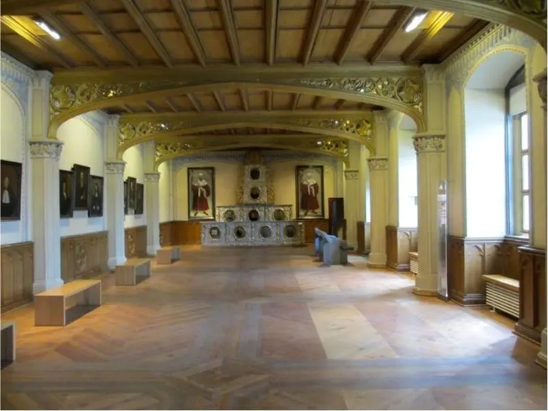 Schwarzes Kloster Großer Hörsaal Der verheiratete Lehrer antwortet darauf - фото 4