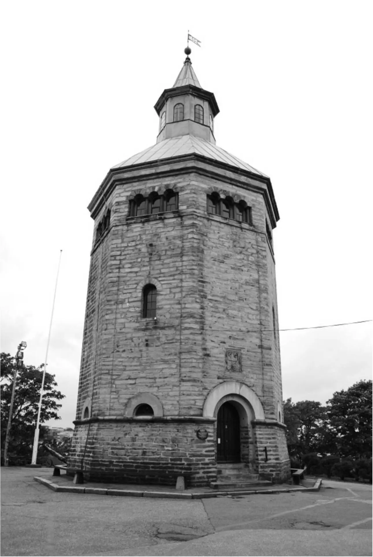 Valbergturm Am Vagen vorbei gehe ich durch die engen Gassen der Innenstadt - фото 7