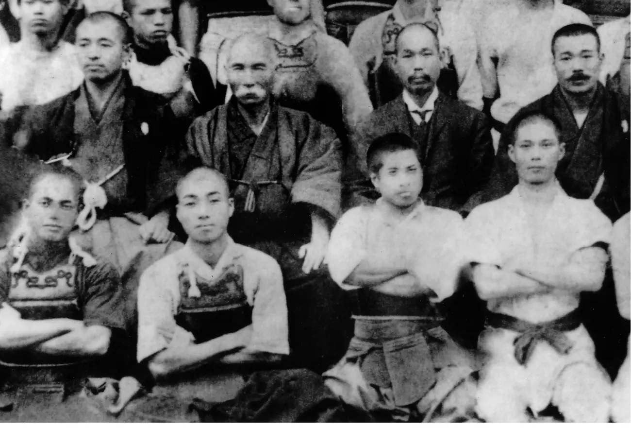 Photo 1 Itosu Ankō 18311915 second from left in the second row with white - фото 5
