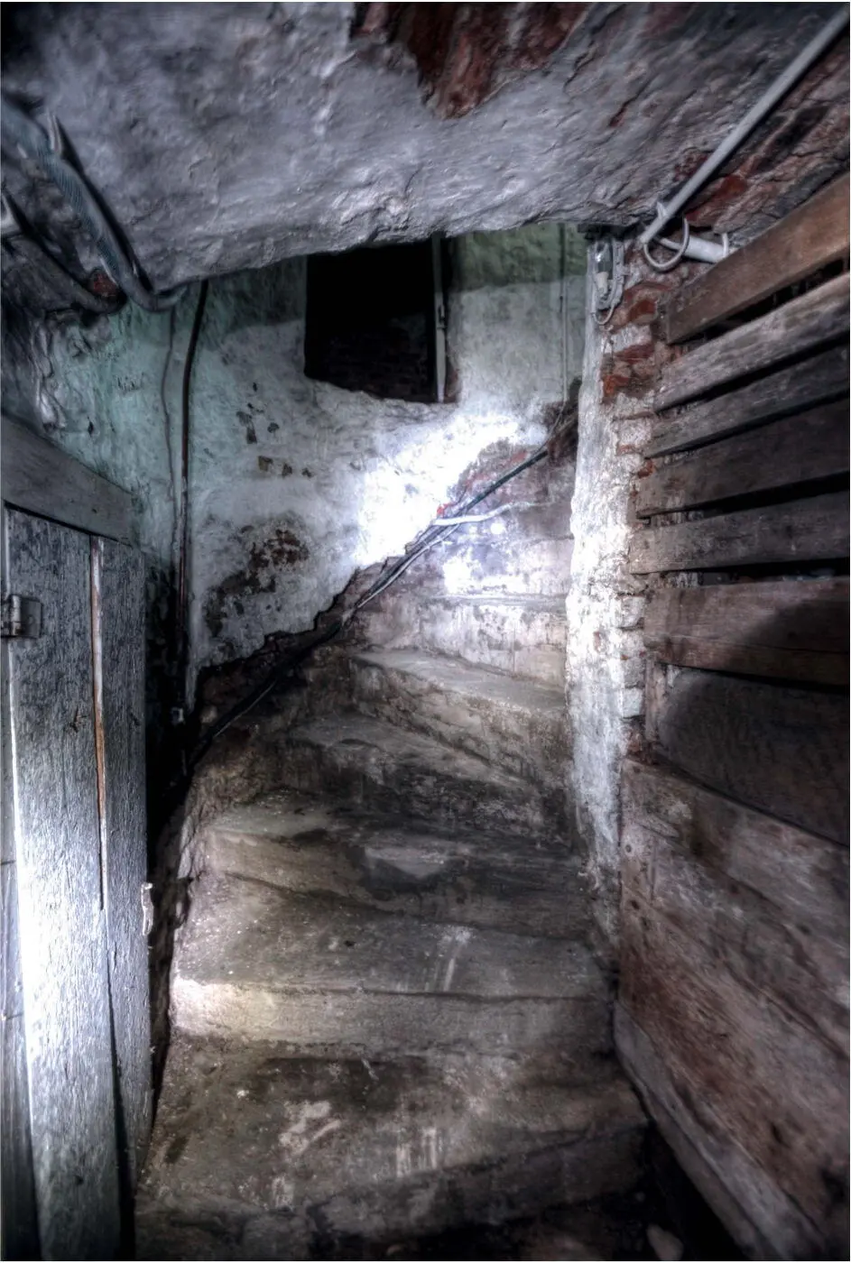 Schaurige Keller im ehemaligen Ratzenstadl Verbergen sich hier noch - фото 32