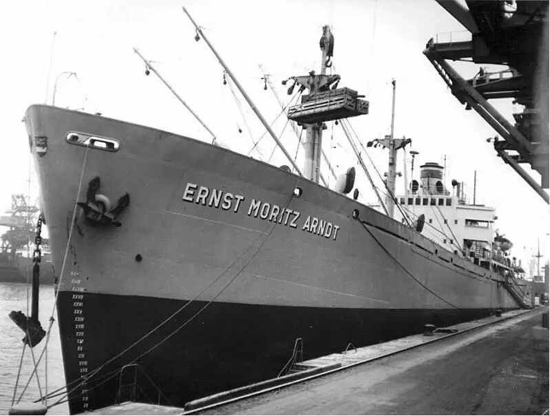 Das LibertySchiff ERNST MORITZ ARNDT ex ARCHON GABRIEL unter DSRFarben - фото 8